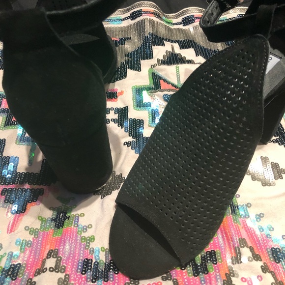 Sandals - Picture 5 of 8